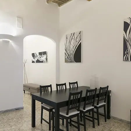 Art Navona Square アパート *